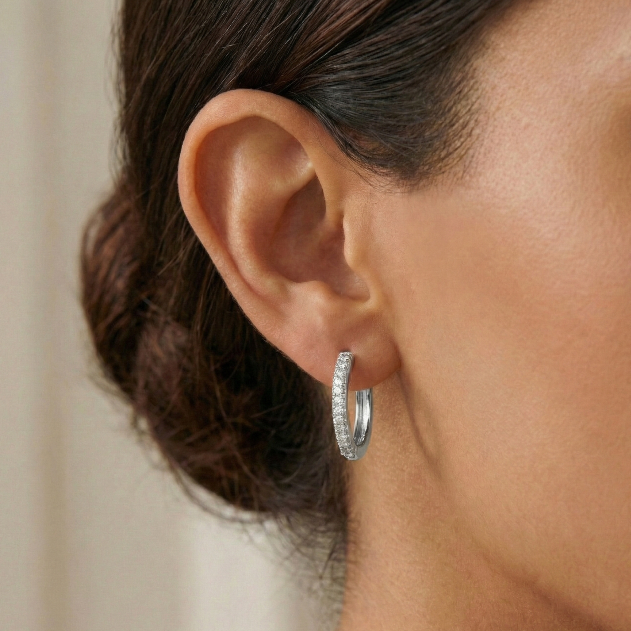 Hilara Creolen Ohrringe 925 Sterling Silber Vergoldet mit Zirkonia Stein